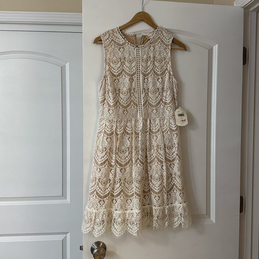 White lace dress